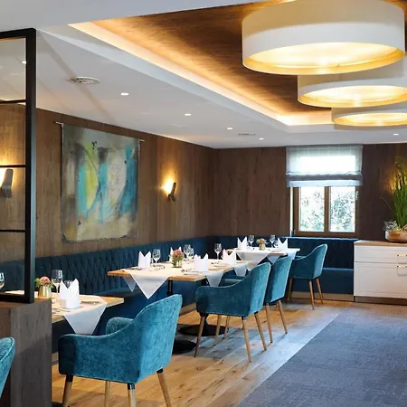 فندق Michels Wellness- & Wohlfuehlhotel 4*