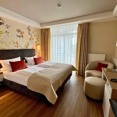 Michels Wellness- & Wohlfuehlhotel 4* Schalkenmehren